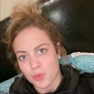 Meet your Posher, Abigail